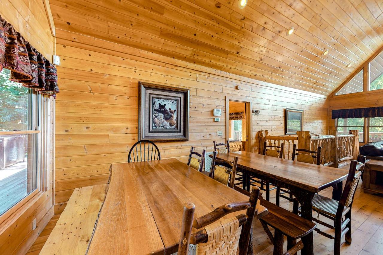 Edge Of The Park Lodge Sevierville Extérieur photo