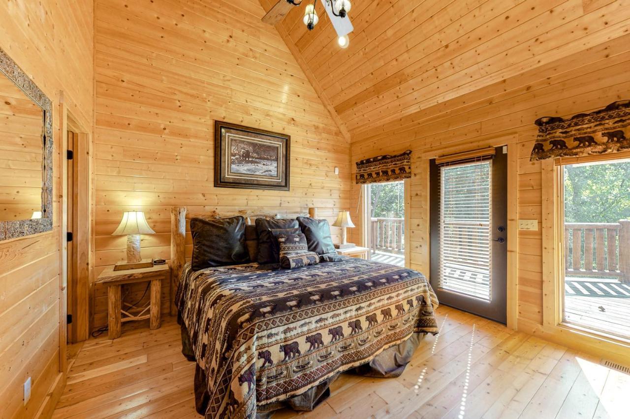 Edge Of The Park Lodge Sevierville Extérieur photo