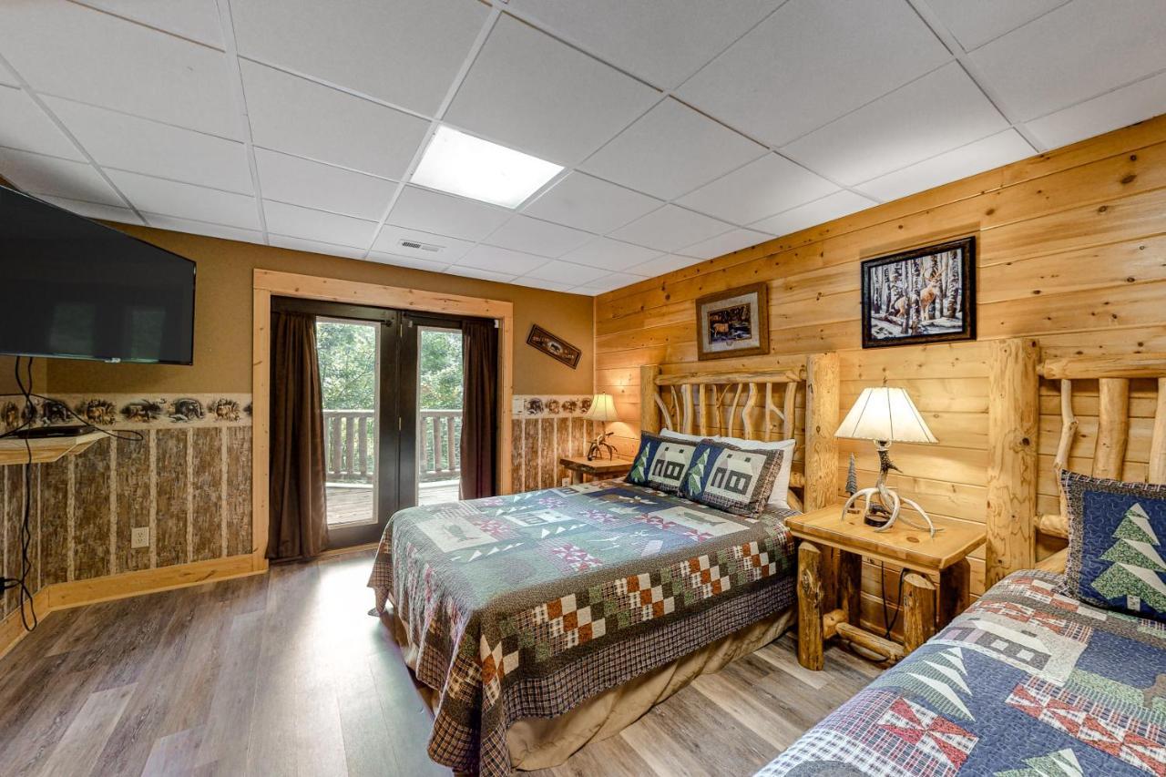 Edge Of The Park Lodge Sevierville Extérieur photo