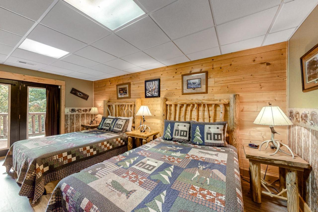 Edge Of The Park Lodge Sevierville Extérieur photo